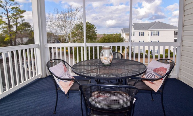 North Myrtle Beach Condo | Waterway community 3 bedroom 2 bath condo 3rd floor Outdoor pool 1 mile to ocean