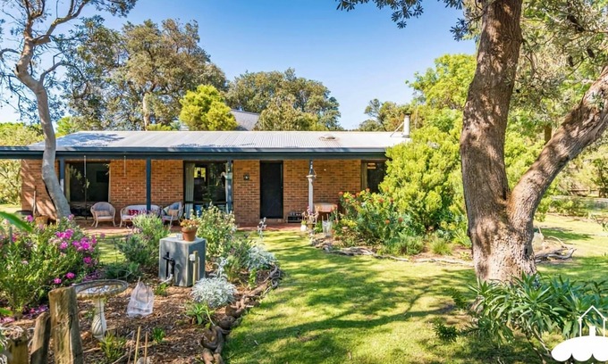 Sandy Point House | Wattle Haven Stay 3 Pay 2 Sept to Oct