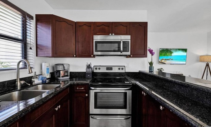 North Beach Apartment | Waves On Walnut 4-beach Access
