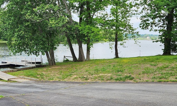 Louisa House | We are All Deck'd Out at Lake Anna!