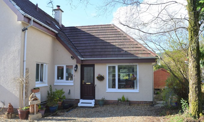 Innellan Apartment | Weatheroak Studio Annexe, great value for money, sleeps 2.