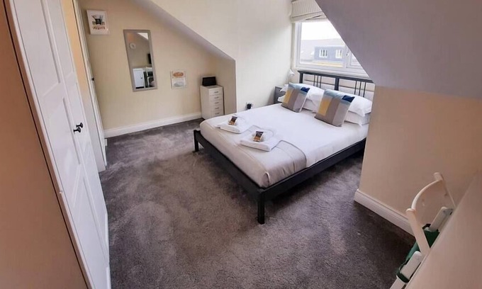 Jesmond Apartment | Week2Week Hosted Jesmond Loft
