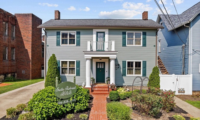 Butler House | Weekly discount. Family & pet friendly, A block to Main St. Walk to dine/shop.