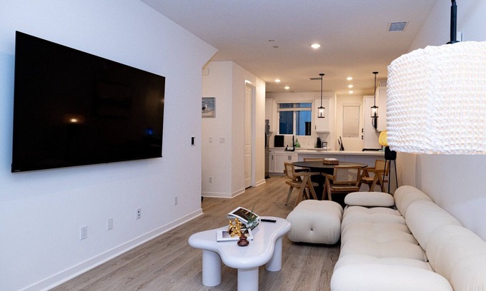 Ontario Apartment | Weekly Discount! - Near Airport, Costco, Sam's & Ontario Mall! 2-Bed, 2.5-Bath