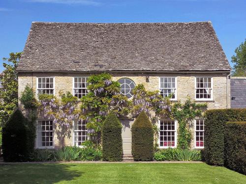 Chipping Norton House | Weir House