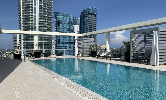 Riverwalk Fort Lauderdale Apartment | ✨🌴 WELCOME SNOW-BIRDS! 🌴✨