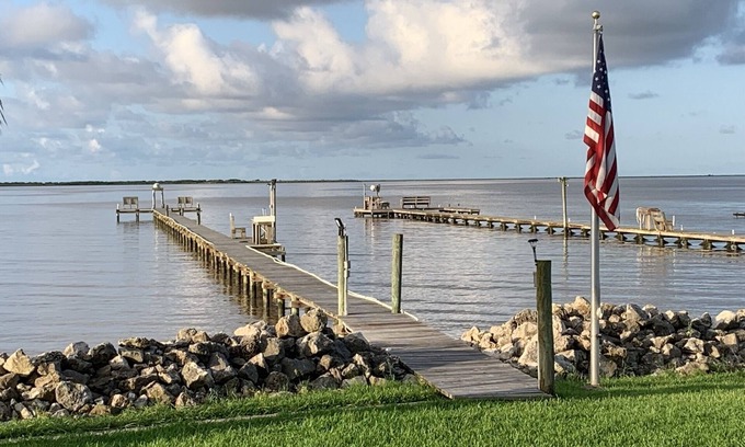 Palacios House | Welcome to "Barn on The Bay" 4bdr w 300' Lighted Pier on Turtle Bay