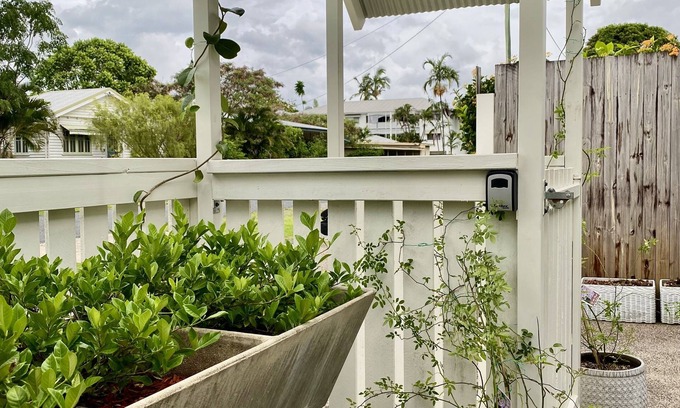 Parramatta Park Apartment | Welcome to “Callie Cottage” Gorgeous studio apartment 2 minutes to the CBD.