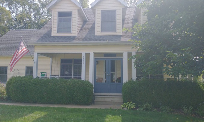 South Haven House | Welcome to Lake Ridge Cottage in beautiful South Haven, MI!