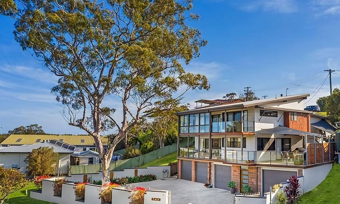 Nambucca Heads House | Welcome to Level Above, this abode is ideal for you and your family