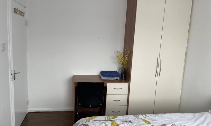 Heathrow Villages House | Welcome to our beautiful house Near Heathrow Airport. n hope you enjoy your stay