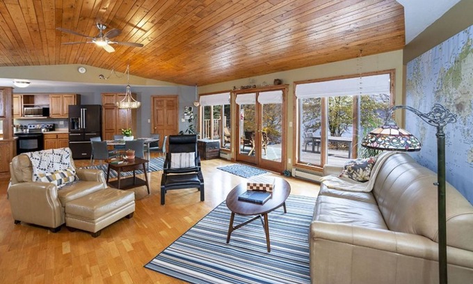 Barnum House | Welcome to our lake home! Enjoy the sunrise over Big Hanging Horn!