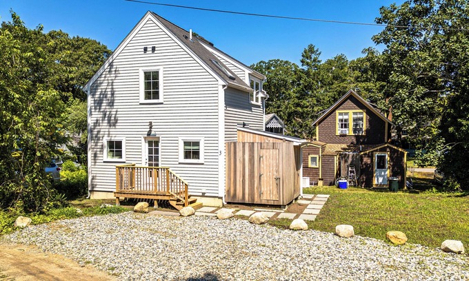 Oak Bluffs House | Welcome to "Suzy's Place" Best Location! Walk Everywhere. Newly built in 2024.