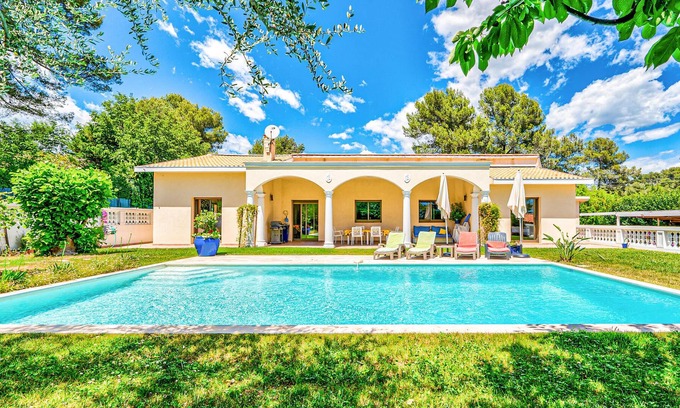 Roquefort-les-Pins House | Welcome to this charming vacation home with pool and private tennis court.