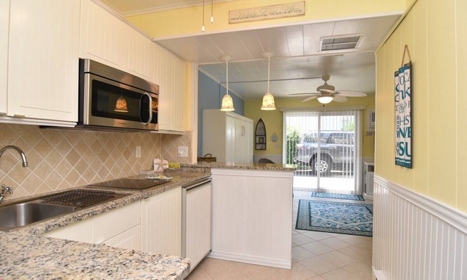 Rehoboth Beach Apartment | Welcome to the beach at Rehoboth!