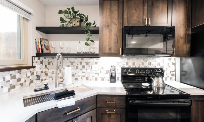 Sheridan House | Welcome to the center of activity in beautiful Sheridan, WY