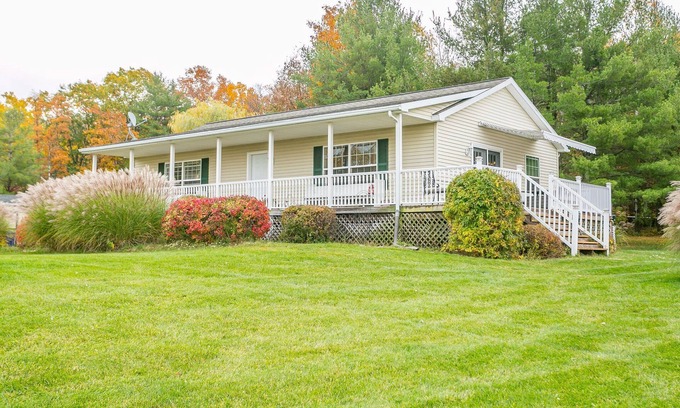 Hammondsport House | Welcome to the "Quay" Finger Lakes