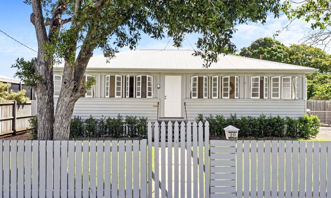 Urangan House | Welcome to The Queen on King