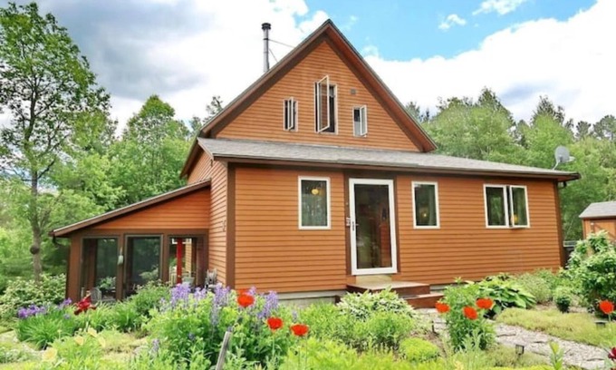 Twin Mountain Cabin | Welcome to “The Tulip” Riverfront Post & Beam