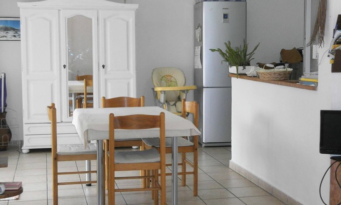 Petite-ÃŽle Apartment | Welcome to the wild south - comfortable accommodation close to the town center