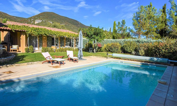 Rustrel House | Welcome to this welcoming and warm cottage in the village of Rustrel.