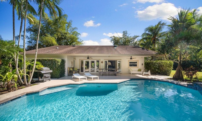 Southwest Ranches House | WELCOME TO YOUR PRIVATE OASIS, FULLY GATED ABD PRIVATE PROPERTY, HEATED POOL.