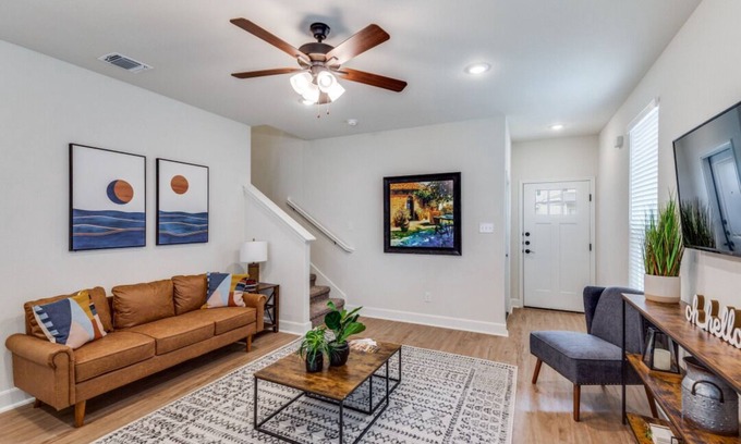San Antonio House | Welcome to your perfect San Antonio home! This spacious 3-bedroom, 2.5-bath house features a large, fully equipped kitchen and plenty of room for family and friends. Enjoy modern comforts, a private backyard, and easy access to downtown attractions.