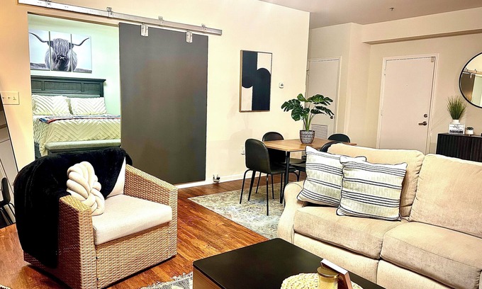 Arsenal Hill Apartment | Welcome to your urban oasis nestled in the heart of downtown!