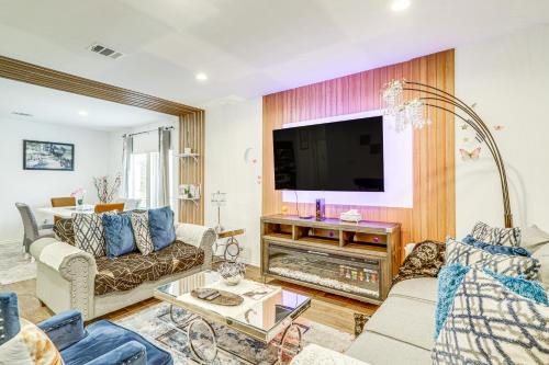 Houston House | Welcoming Home about 16 Mi to Downtown Houston!