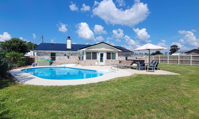 Ono Island House | Welcoming Pensacola Home w/Spacious Yard!
