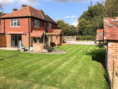Barns Green House | Well Cottage