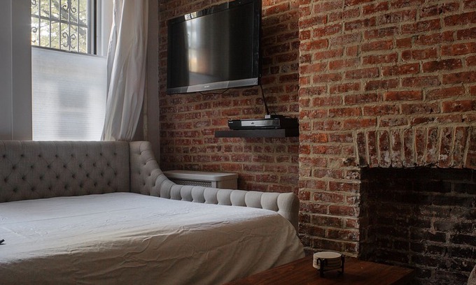 Carroll Gardens Apartment | Well Designed And Located Carroll Gardens Studio