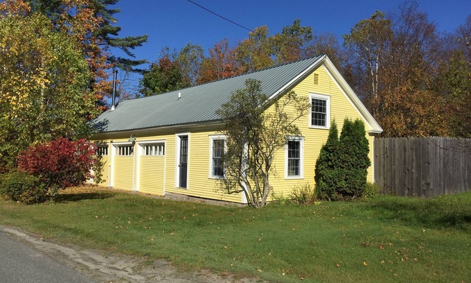 Craftsbury House | Well equipped cozy home sleeps 10 - hiking, biking, skiing & world class beer!