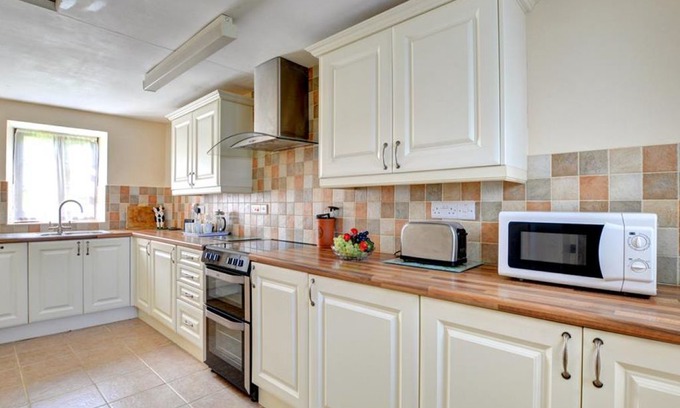 North Tamerton House | Well Farm Cottage - Two Bedroom House, Sleeps 5
