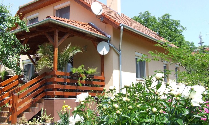 Fonyod House | Well-kept apartment in Fonyod for 4-5 people within walking distance of the lake - new air conditioning