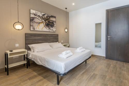 Paceville Apartment | Well located studio 12 with kitchen and backyard