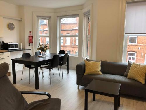 Queens Quarter Apartment | Wellesley Avenue