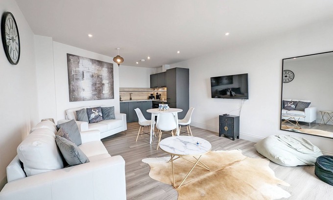 Bognor Regis Cottage | West Lodge, Bognor Regis - a flat that sleeps 4 guests in 2 bedrooms