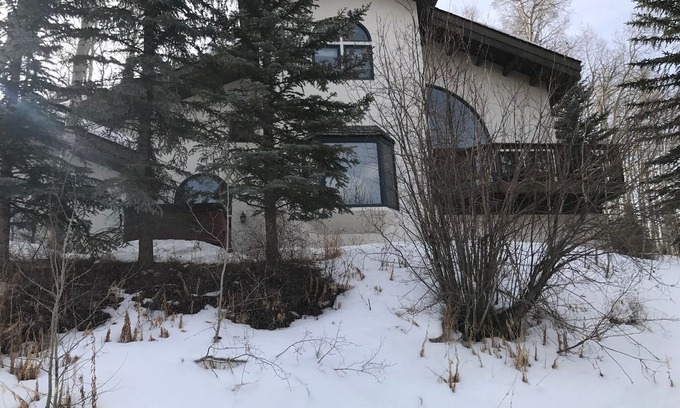 Highland Meadows House | West Vail - 3 Level Mountain Retreat with Spectacular Views