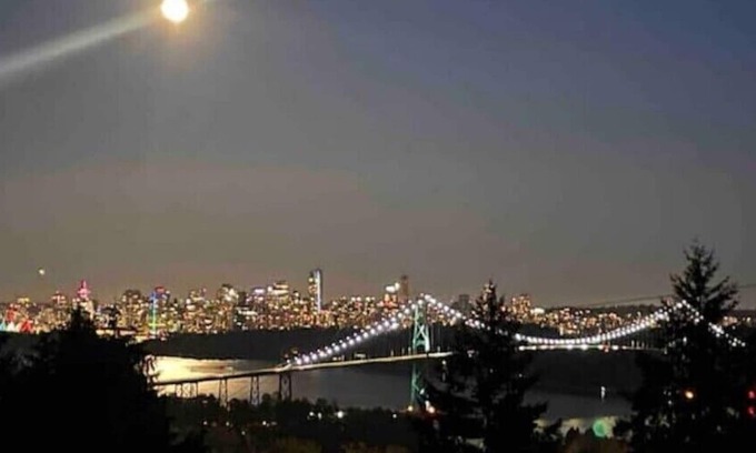 West Vancouver Apartment | West Vancouver · Landmark View · Prime Location · 3BR Private Suite