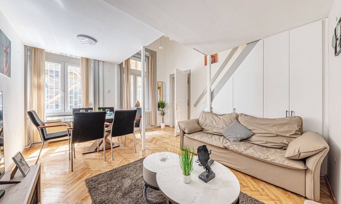 Ujlipotvaros Apartment | Westend Loft – Chic 2BR w AC by Nyugati & M3 metro