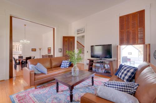 Columbus House | WFH Friendly Abode with Balcony in Columbus!