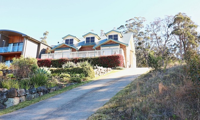 Eden House | Whale Cove Circuit