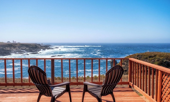 Caspar House | Whale Song - one of the Mendocino Coast's finest offerings