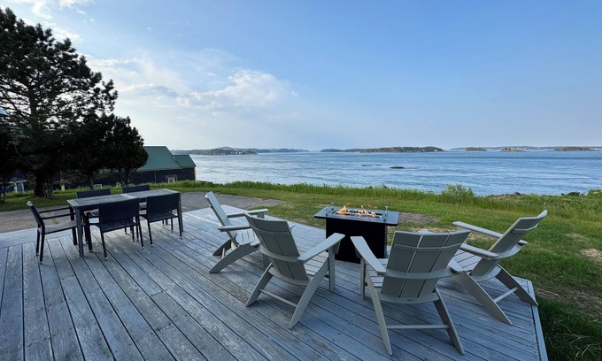 Eastport House | Whale Watching from the Deck/Fully Renovated by May 2025/All new furnishings