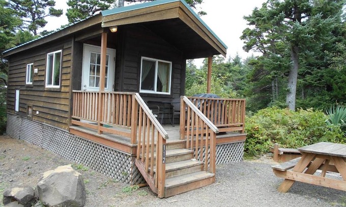 South Beach Resort | Whalers Rest Cabin 11