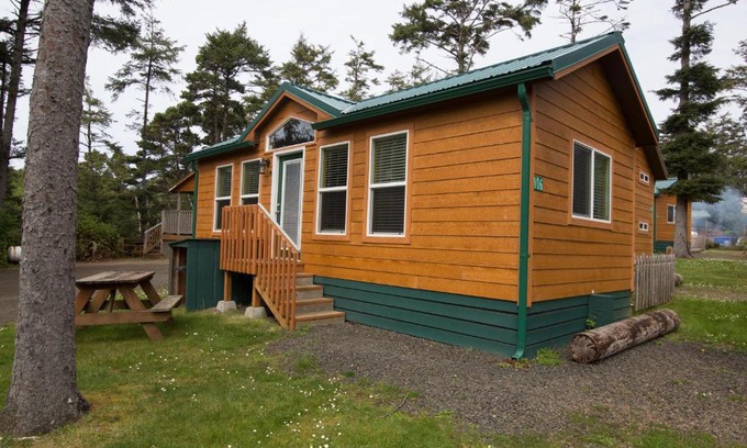 South Beach Resort | Whalers Rest Cottage 1