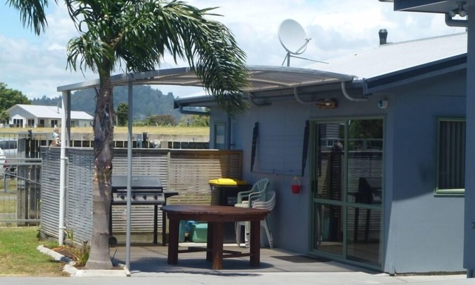 Whangamata House | Whangamata Beach Unit across the road from Harbour