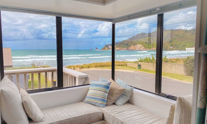 Whangamata House | Whangamata by the Beach -4BR Ocean-View Family Beach House