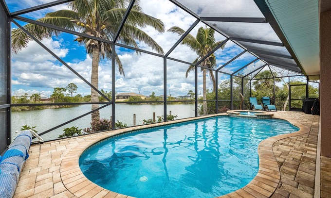 Jacarandas House | Where waters intersect and Dreams unwind! Kayak, Bikes, Heated Pool & Spa - Villa Cayman - Roelens